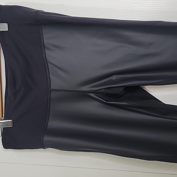 ATHLETA Black High-Waisted Leggings With Faux Leather Front Size Small - Picture 4 of 7